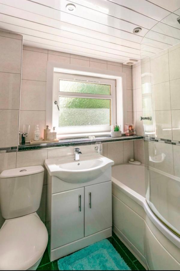 Home To Home Stay Apartment Glasgow Exterior foto
